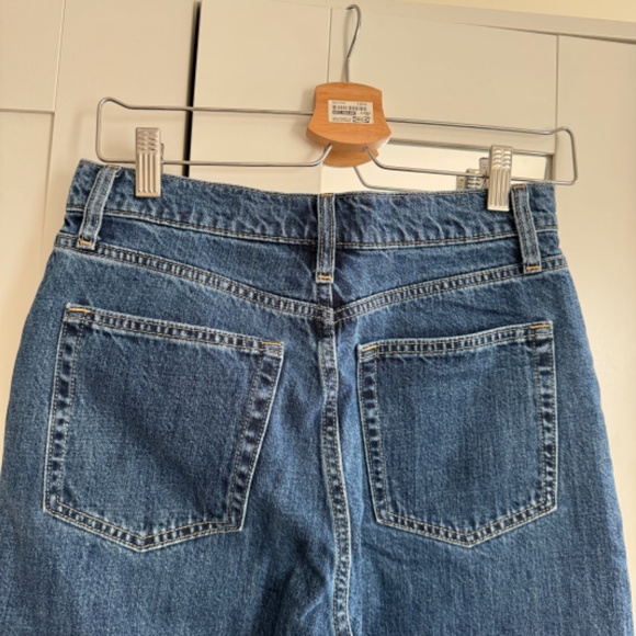 GAP Dark Wash High Waist Mom Jeans size 4 (27) - Picture 4 of 5